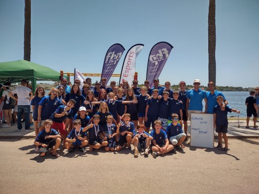 Equipo de palistas de Club Marítimo de Mahón (Foto: CMM)