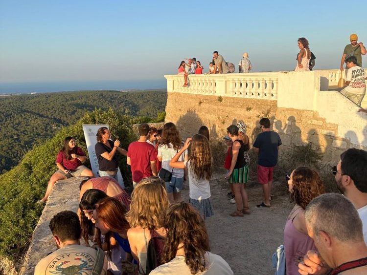 Los voluntarios en Monte Toro esta tarde