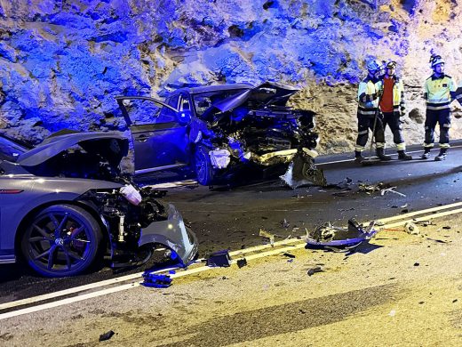 (Fotos) Dos heridos en un terrible accidente en la bajada al puerto de Maó