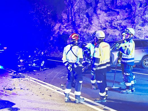 (Fotos) Dos heridos en un terrible accidente en la bajada al puerto de Maó