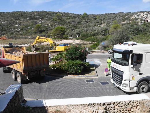 (Fotos) El Govern inicia las obras de reparación en Cala en Porter