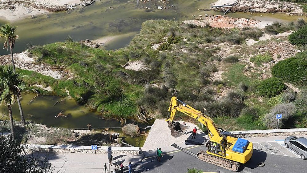 Ya han comenzado las esperadas actuaciones en Cala en Porter.