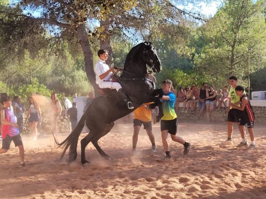 (Fotos) Binixems abre la puerta a Sant Llorenç con 32 caixers