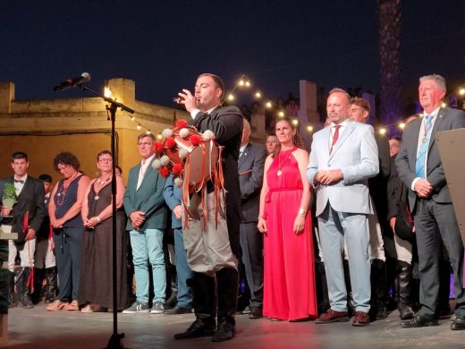 (Fotos) El pregón de Basilio Guerra inicia las fiestas de Sant Llorenç