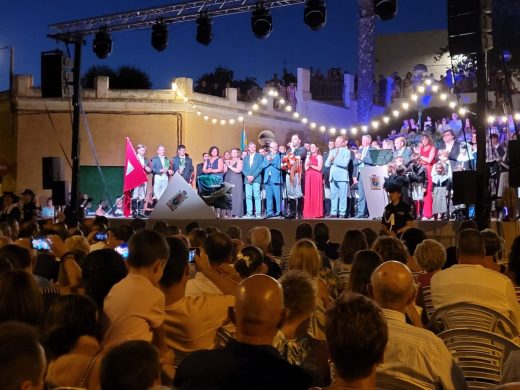 (Fotos) El pregón de Basilio Guerra inicia las fiestas de Sant Llorenç