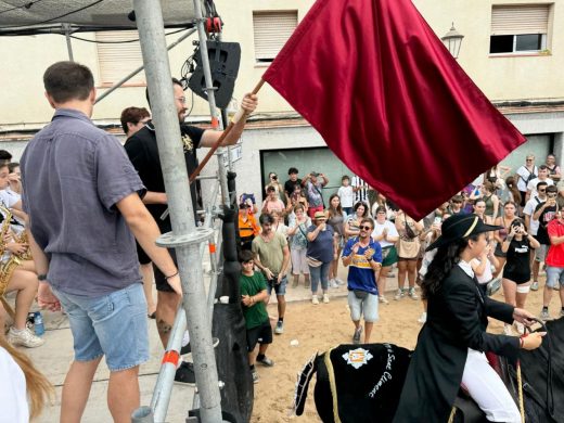 (Fotos) Suspenden una de las vueltas del jaleo de Sant Climent por la amenaza de lluvia