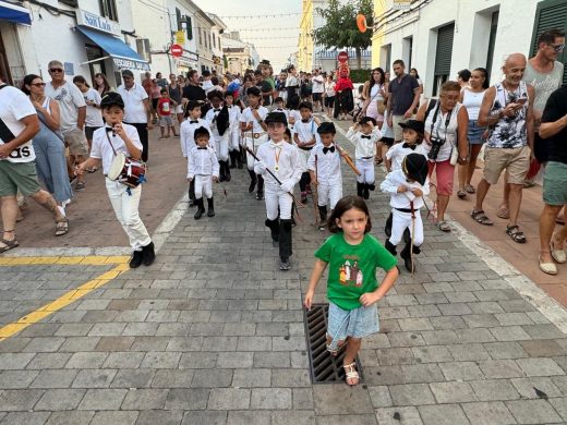 (Fotos) Los más pequeños arrancan las fiestas de Sant Lluís