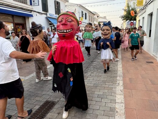 (Fotos) Los más pequeños arrancan las fiestas de Sant Lluís