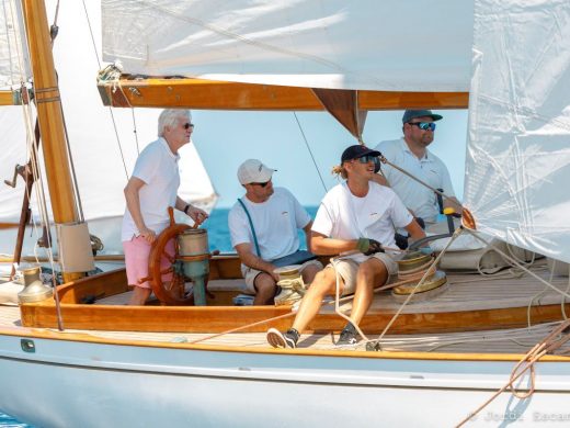 (Fotos) La Copa del Rey Repsol aprovecha el viento justo para estrenar su vigésima edición en Maó