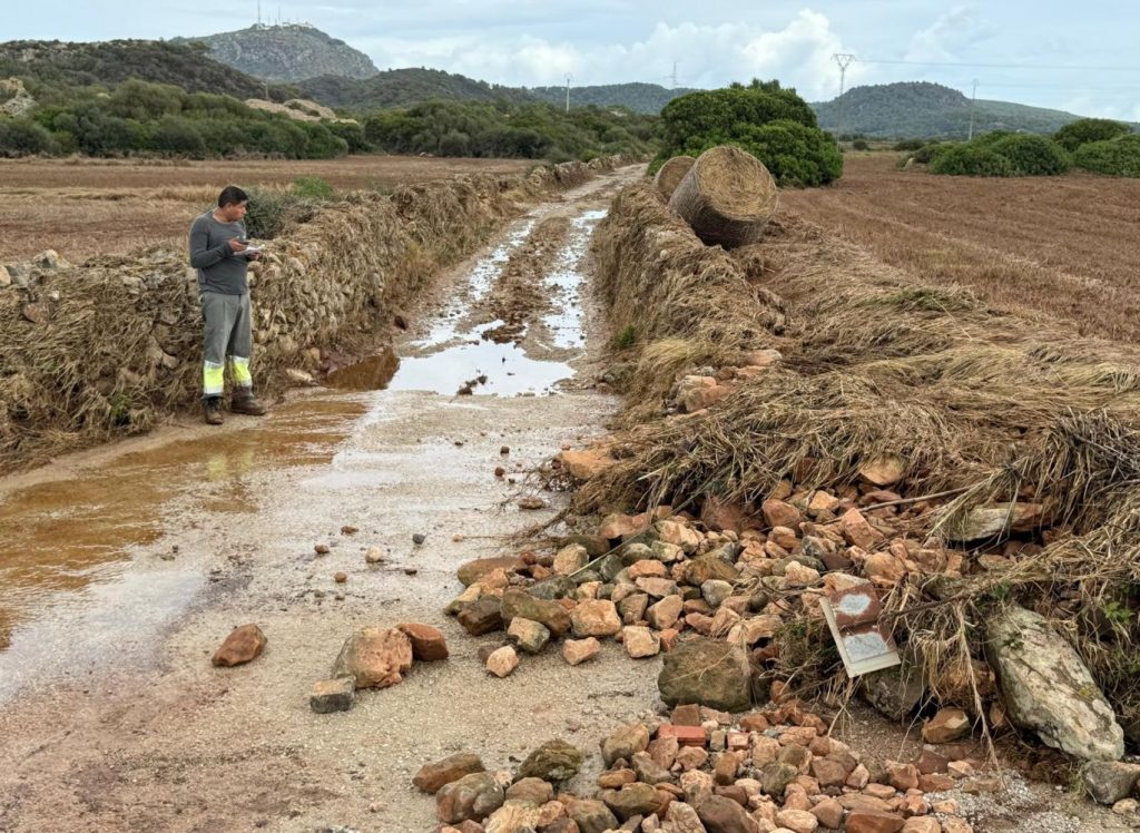 Así quedó el Cami de Biniguarda en Es Plans d’Alaior tras las inundaciones.