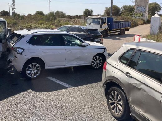 (Fotos) Accidente en la Me-1 a la altura de Alcaidús