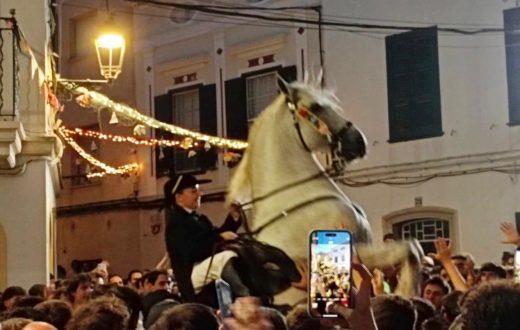 Gran fiesta en Es Migjorn.