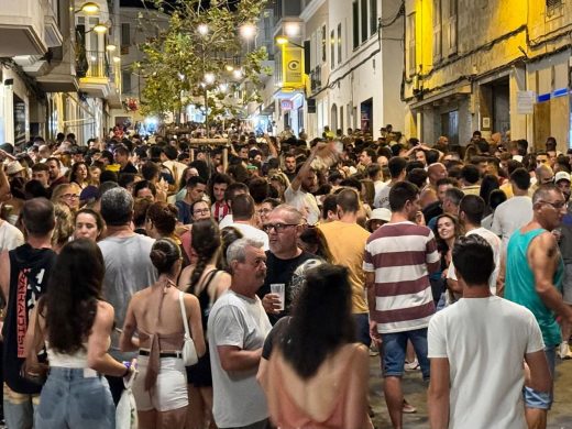 (Vídeo y Fotos) Muchas ganas de fiesta en Alaior