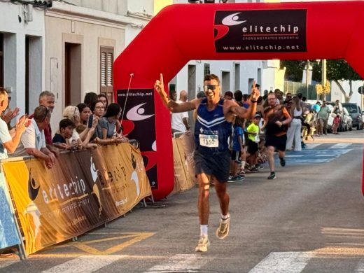 (Fotos) Álvaro Sabater y Maria Pallicer ganan las ‘curses d’estiu’ de Sant Climent