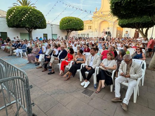 (Fotos) Los jubilados protagonizan el pregón de las fiestas de Sant Lluís