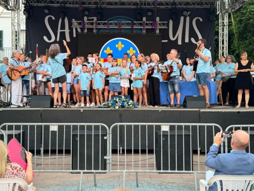 (Fotos) Los jubilados protagonizan el pregón de las fiestas de Sant Lluís