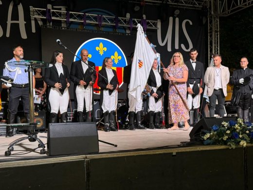 (Fotos) Los jubilados protagonizan el pregón de las fiestas de Sant Lluís