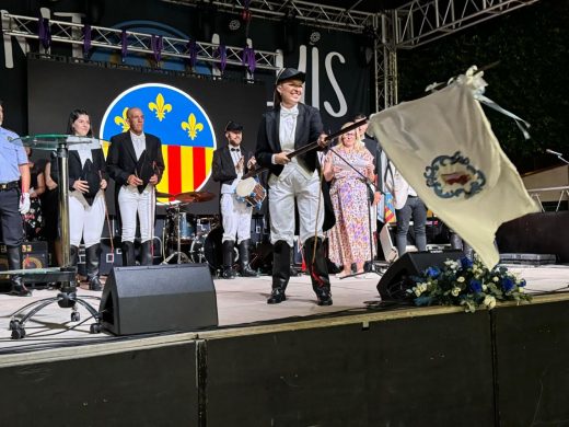 (Fotos) Los jubilados protagonizan el pregón de las fiestas de Sant Lluís