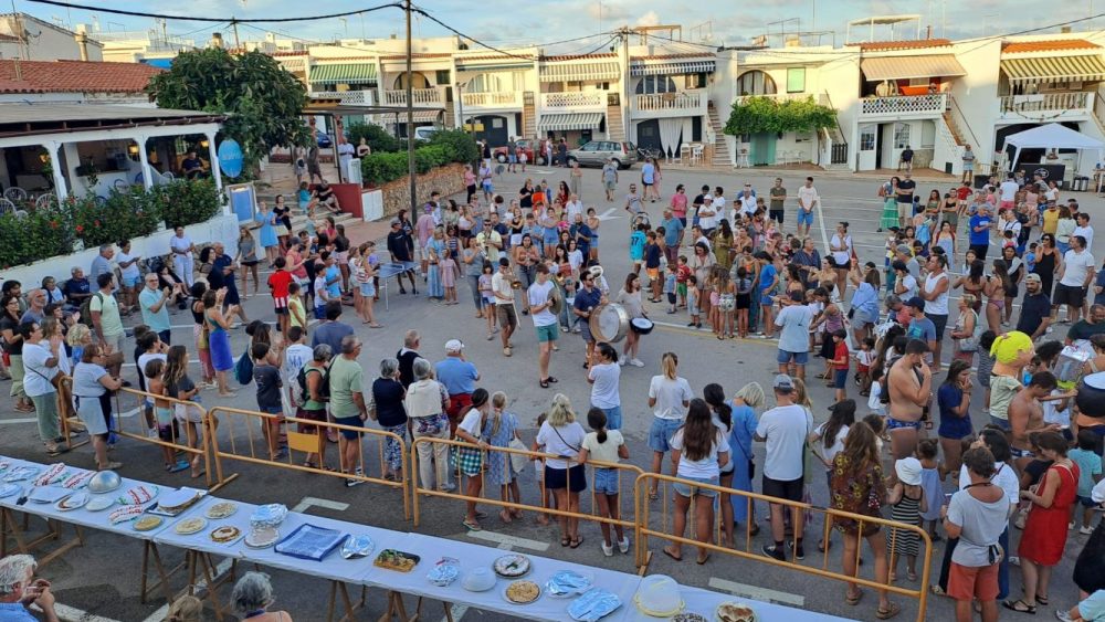 Concurso de tortillas y pasteles amenizados por Sa Xaranga.