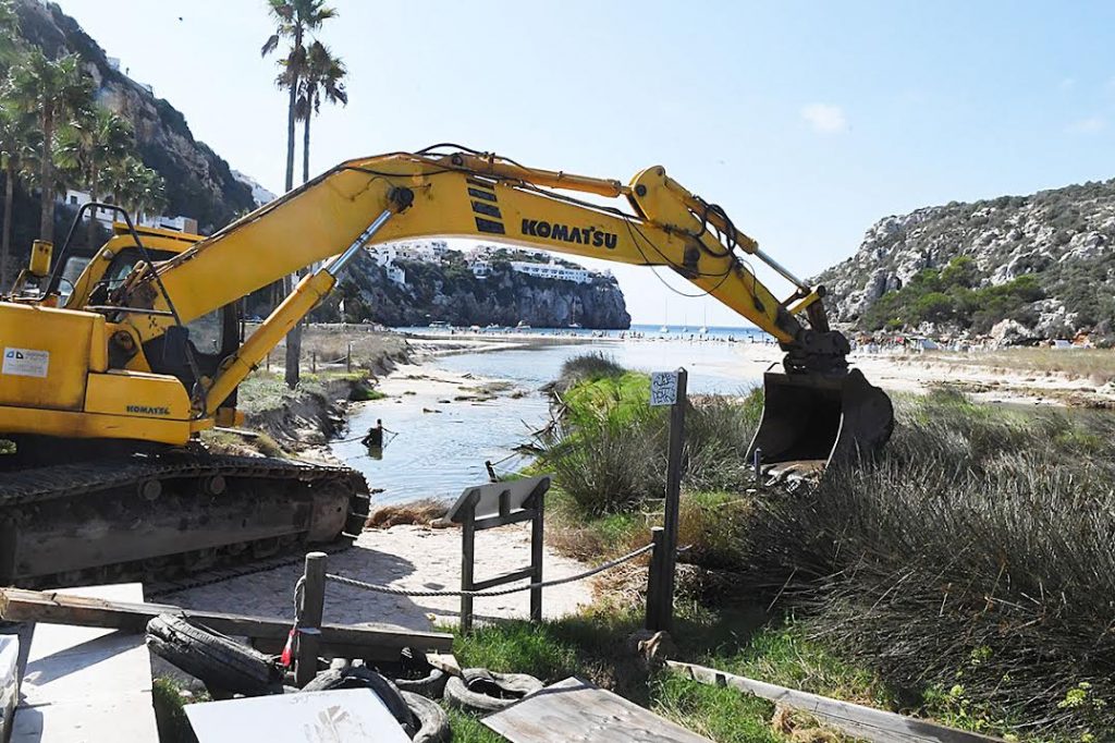 Obras en Cala en Porter.