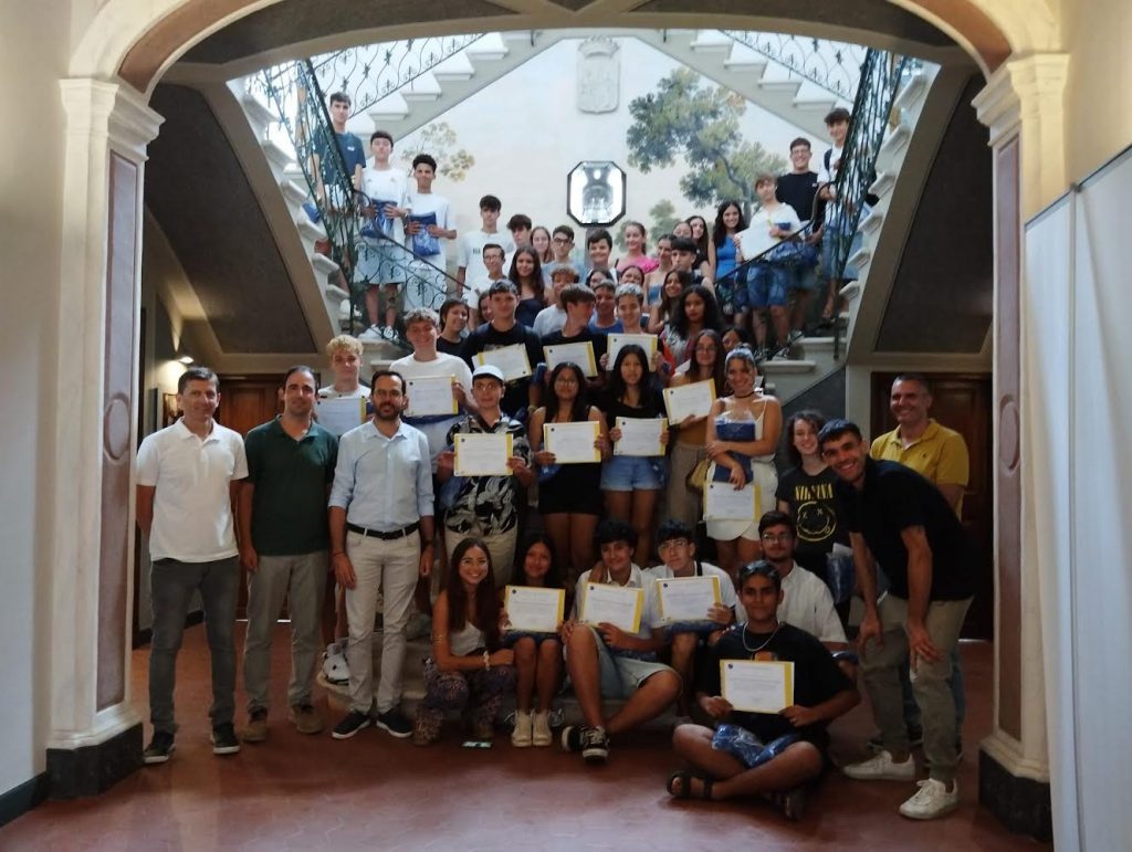 Maó  ha celebrado la clausura de "Un Estiu per Créixer", en el que han participado 91 jóvenes.