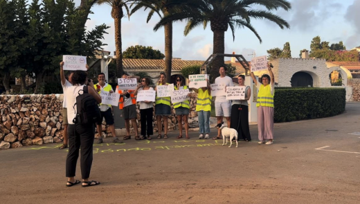 Los vecinos de Sa Fua protestan por la falta de aparcamiento.