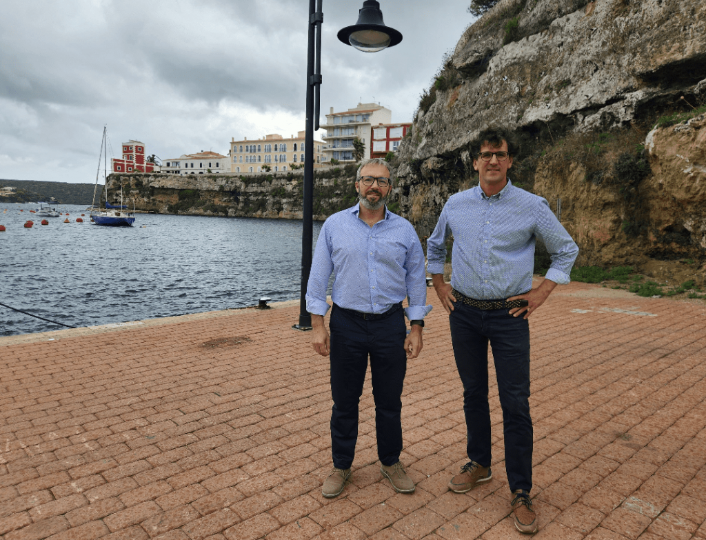 Vicent Fullana y Lluís Camps, alcalde de Es Castell.