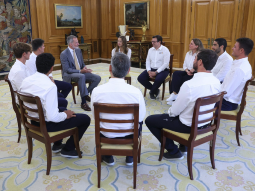 (Fotos) Felipe VI recibe al menorquín Joan Cardona, campeón de la SailGP