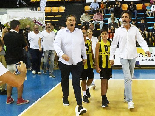 (Fotos) El Hestia Menorca planta cara a un histórico del baloncesto italiano