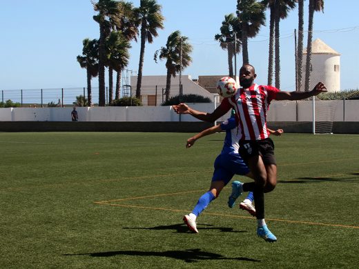 El Mercadal rasca su primer punto de la liga en el destierro de Ses Arenes