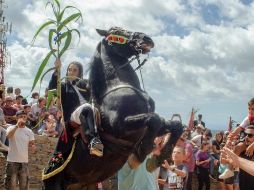 (Fotos) Monte Toro abraza a Sant Nicolau