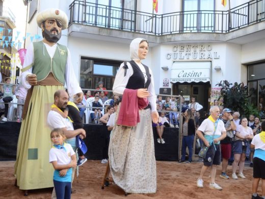 (Fotos) Una multitudinaria “Festa de Caixers” pone fin al verano en Menorca