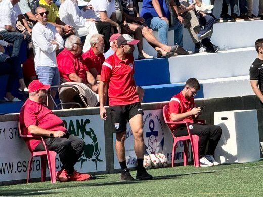 (Fotos) El Mercadal se lleva un inédito derbi ante el Migjorn