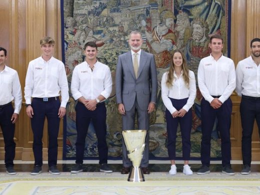 (Fotos) Felipe VI recibe al menorquín Joan Cardona, campeón de la SailGP