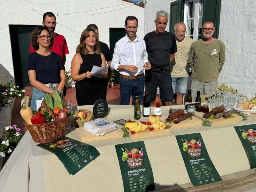 (Fotos) ‘Mira quins llocs!’: visitas guiadas para conocer el sector primario de Maó