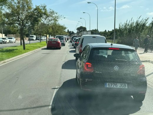 (Fotos) Un choque en cadena en la Vía Ronda de Maó causa heridos y grandes retenciones