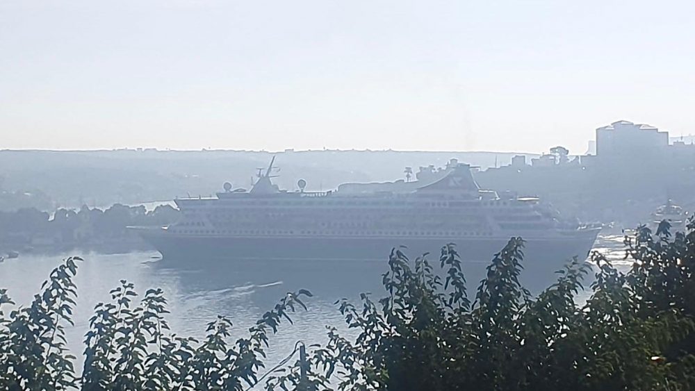 Niebla en el puerto de Maó.