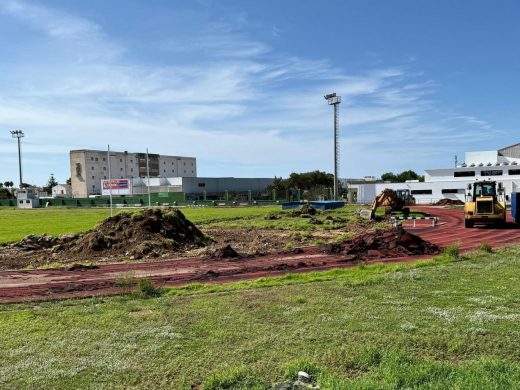 (Fotos) Avanzan las obras de la pista de atletismo de Maó