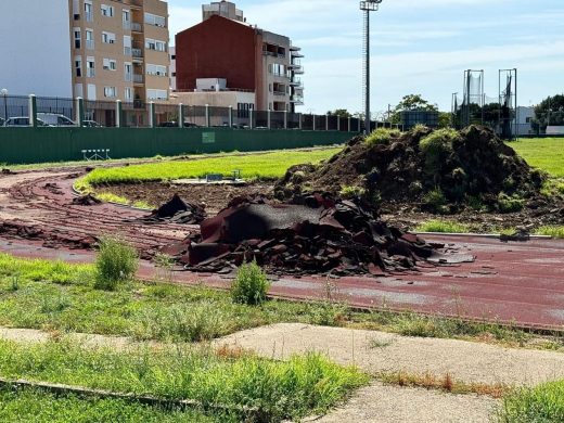 (Fotos) Avanzan las obras de la pista de atletismo de Maó