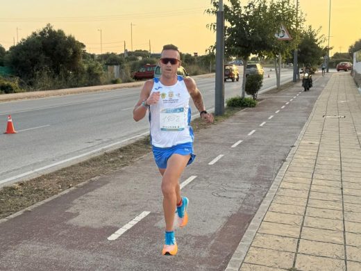 (Fotos) Adrián Guirado y Maria Pallicer mandan en la carrera de Gràcia