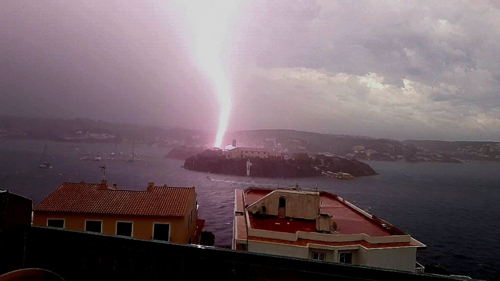 La fuerza de la tormenta.