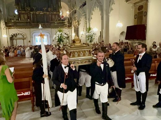 (Fotos y vídeos) Devoción por la Mare de Déu de Gràcia