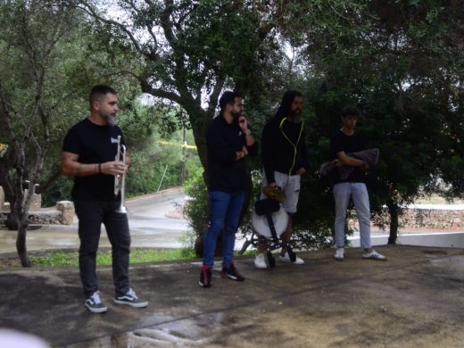 (Fotos) La lluvia obliga a cancelar las celebraciones de esta tarde en Cala en Porter