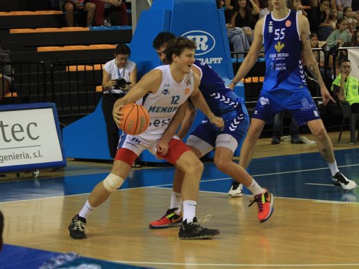 (Fotos) Trabajado triunfo del Hestia Menorca ante el Zamora (76-69)