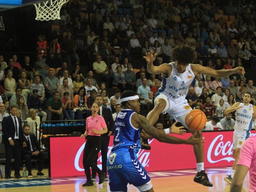 (Fotos) Trabajado triunfo del Hestia Menorca ante el Zamora (76-69)