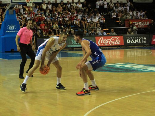 (Fotos) Trabajado triunfo del Hestia Menorca ante el Zamora (76-69)