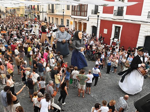 (Fotos) Manolo Bonet da inicio a las fiestas de “un pueblo con futuro”