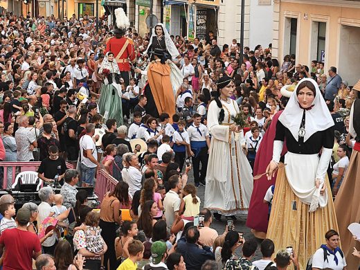 (Fotos) Manolo Bonet da inicio a las fiestas de “un pueblo con futuro”