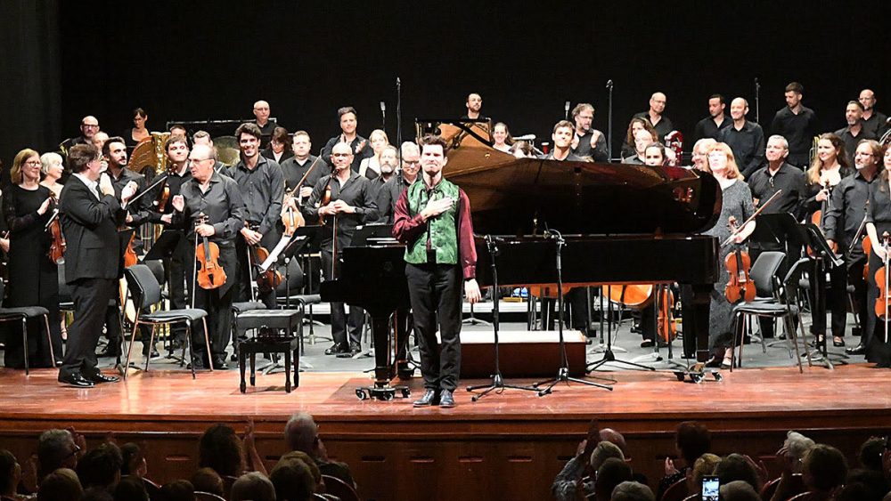 El público ovacionó a Marco Mezquida y a la Orquestra Simfònica de les Illes Balears.