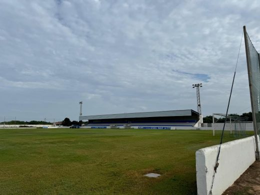 Campo de fútbol de Bintaufa.